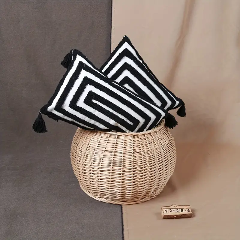 Cojín Rectangular (30x50cm) Cuadrados Negros